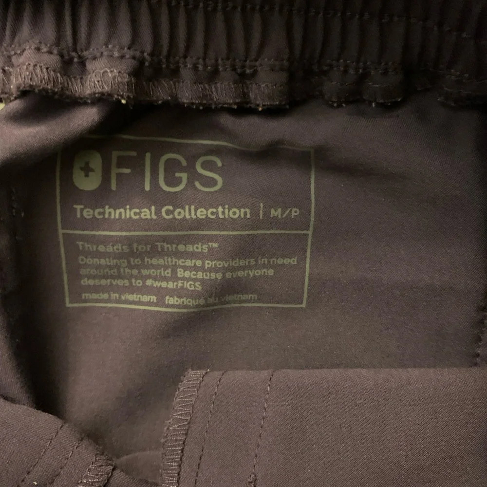 Figs Scrubs set Purple Shadow - Picture 4 of 4